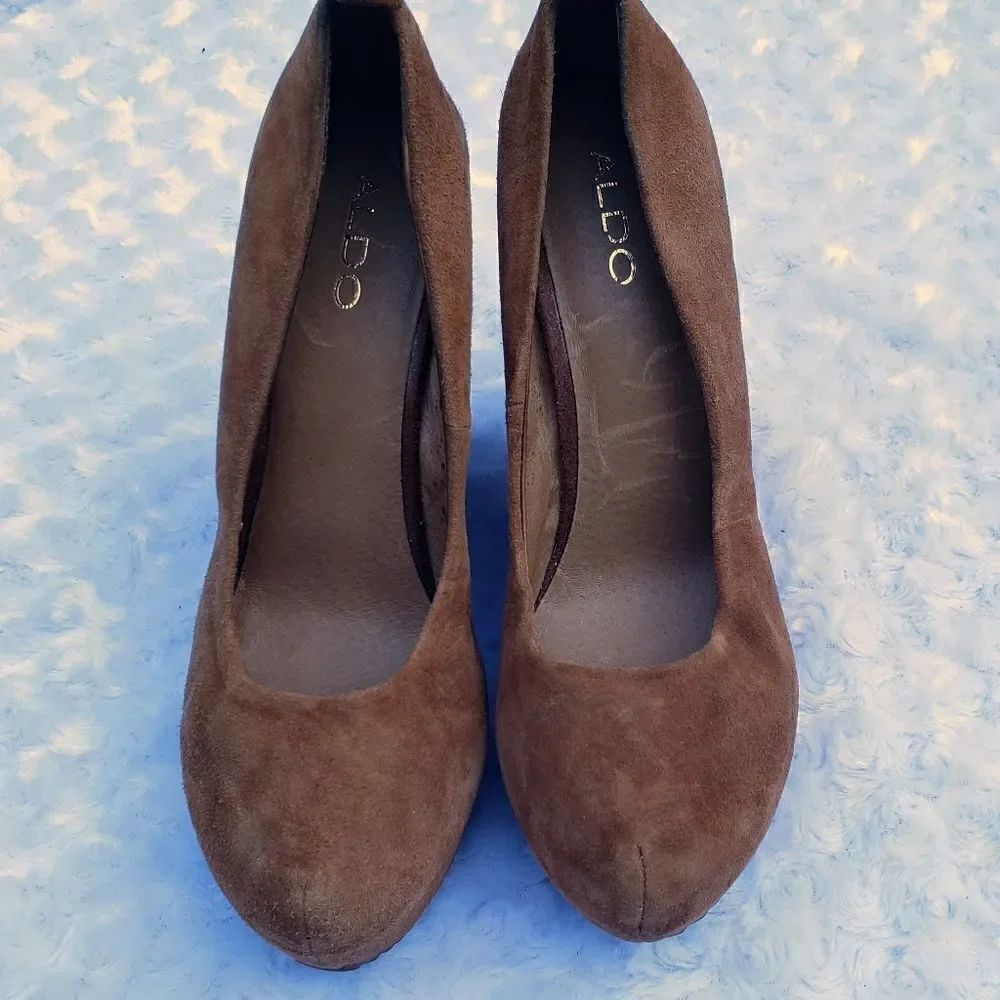 Aldo size 10 faux suede wedge heel